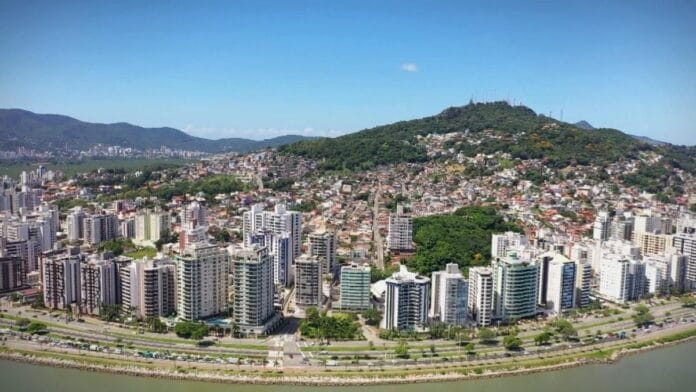 SC tem segunda maior alta de população estimada pelo IBGE e chega a 8,3 milhões de habitantes