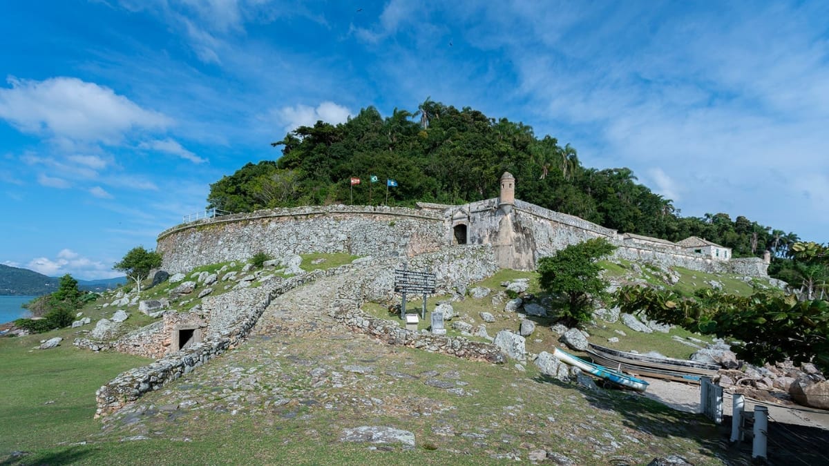 Fortaleza chegou a contar com 31 canhões, sendo 26 de ferro fundido e cinco de bronze (Foto: Divulgação, Iphan)