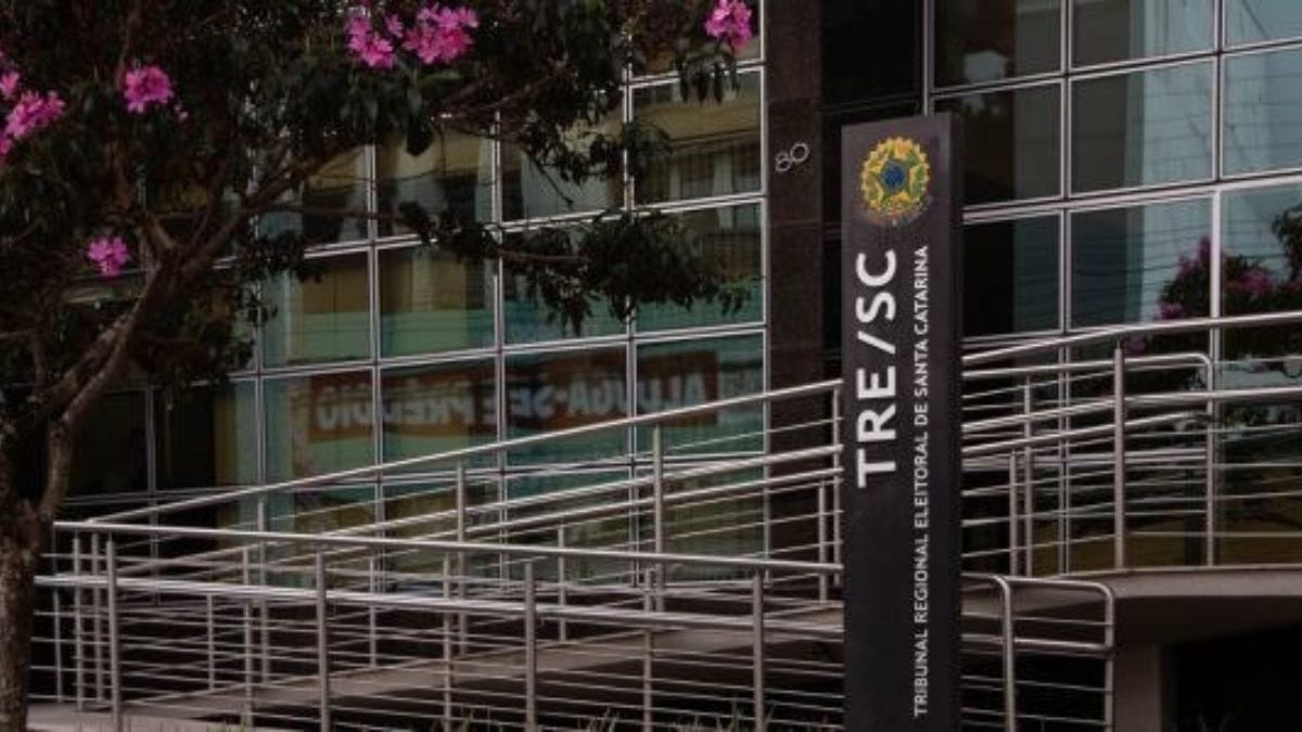 O PL lidera o montante de repasses com R$ 881 milhões, seguido por PT e União Brasil
