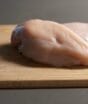 A maioria dos dinamarqueses lava o frango antes de cozinhar: é exatamente isso que você não deve fazer