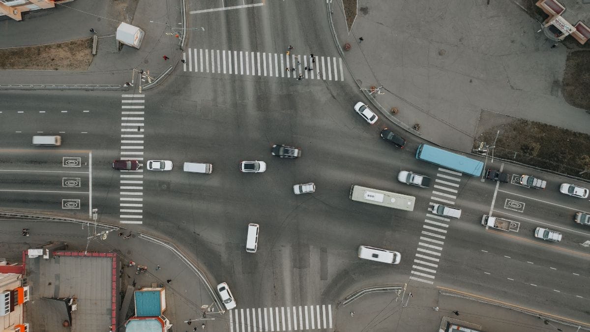 Uma rodovia com diversas ligações; 3,3 municípios estão isolados,