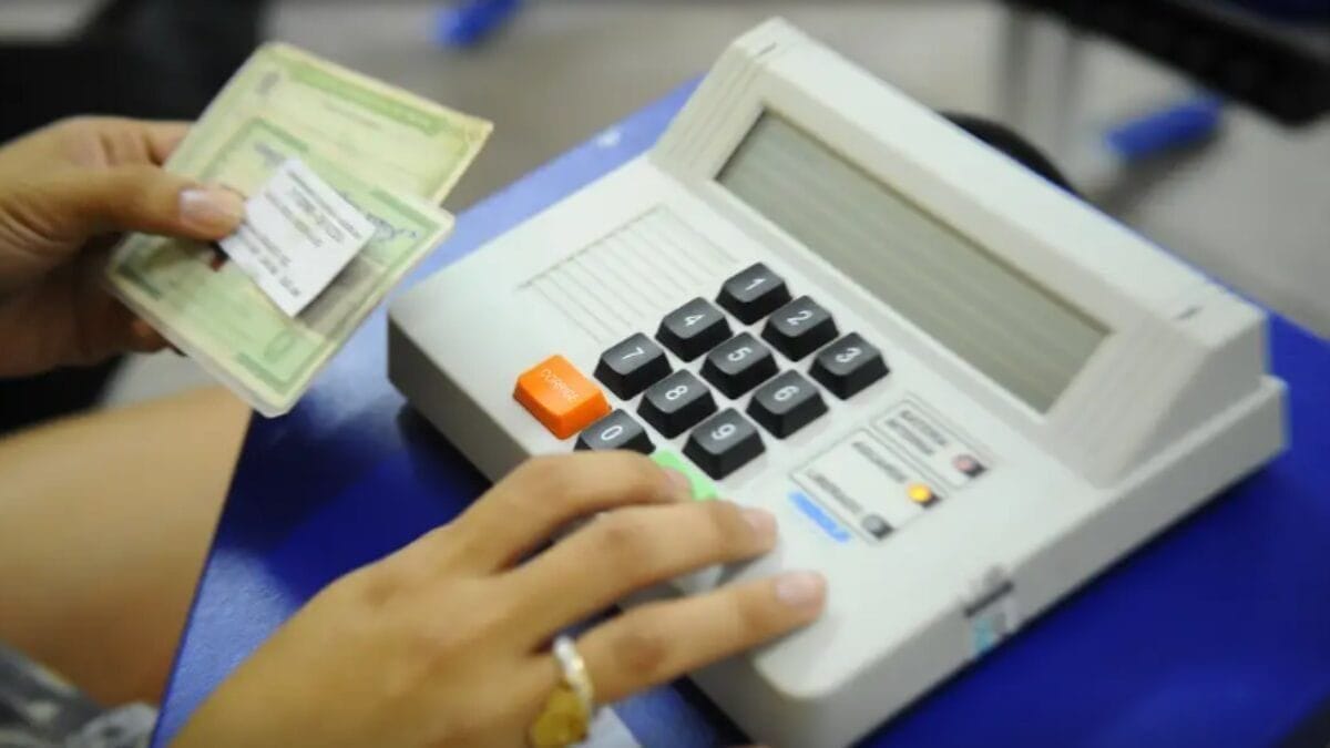 O prazo legal para que partidos e coligações oficializem o registro de candidaturas se encerra neste sábado