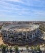 Maior estádio fantasma do mundo conclui estrutura da cobertura e se aproxima de inauguração