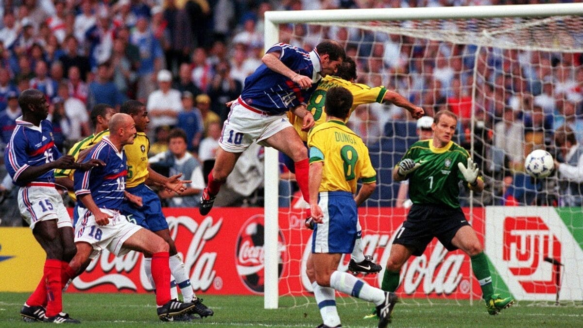 Ex-ministra admite que governo suspendeu antidoping na seleção francesa antes da Copa de 1998, vencida sobre o Brasil