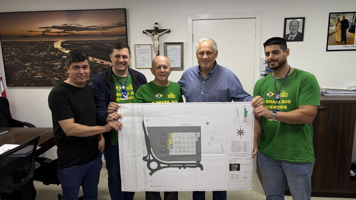 A Prefeitura de Tijucas recebeu, na manhã desta quinta-feira (6), o diretor de Expansão da Havan, Nilton Hang, para a apresentação oficial da planta da nova unidade que será construída no município