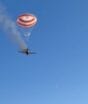 Vídeo flagra momento em que piloto pula do avião e consegue escapar com vida antes da aeronave cair e pegar fogo