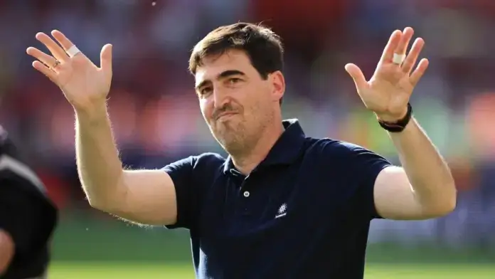 Veja quem são os novos treinadores da Premier League em 2026/27