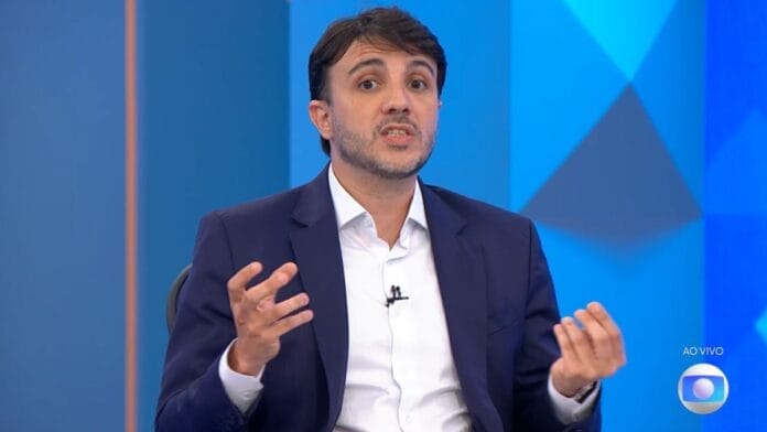 Renan Santos defende bomba atômica com inspiração na Coreia do Norte: “Pelo menos é respeitada”