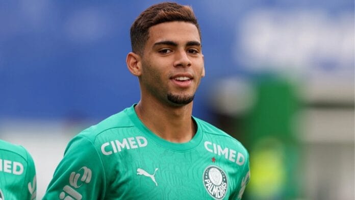Após Allan, mais um jogador do Palmeiras desperta interesse de clube tradicional europeu e pode ser negociado por mais de R$ 70 milhões