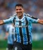 Luis Suárez cobra dívida do Grêmio e consegue primeira vitória em disputa com clube