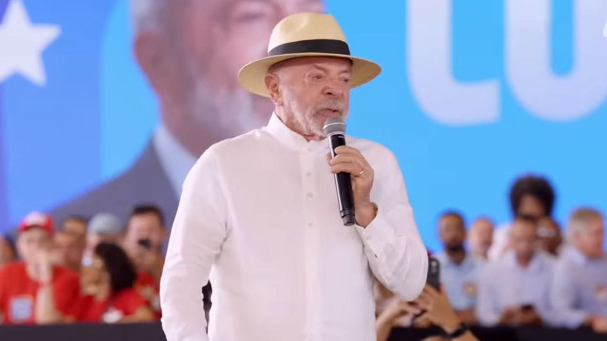 Lula poderá ser multado por pedir voto “antes da hora” na Bahia? Entenda o que diz a lei