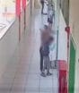 Mãe é flagrada agredindo filho dentro de escola e quatro irmãos são acolhidos em SC