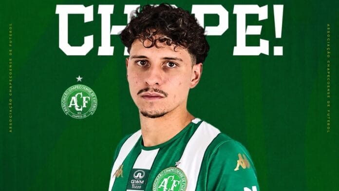 Chapecoense anuncia jogador campeão com a seleção da Espanha para a sequência da temporada