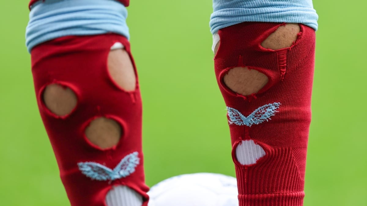 O que significam os furos no meião dos jogadores de futebol e por que virou tendência