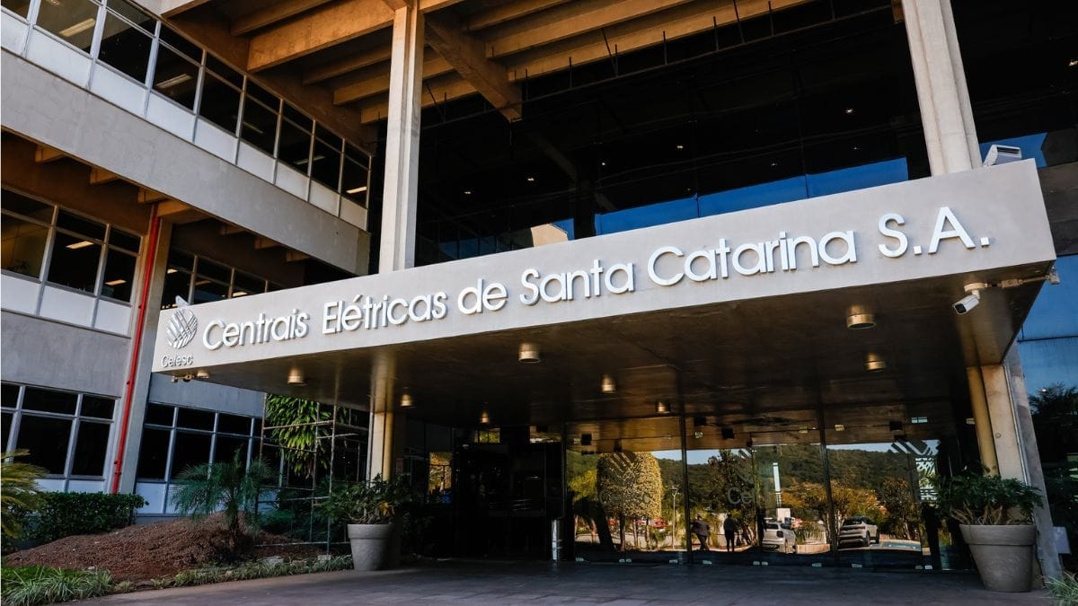 Celesc abre concurso público com salário de até R$ 6,9 mil
