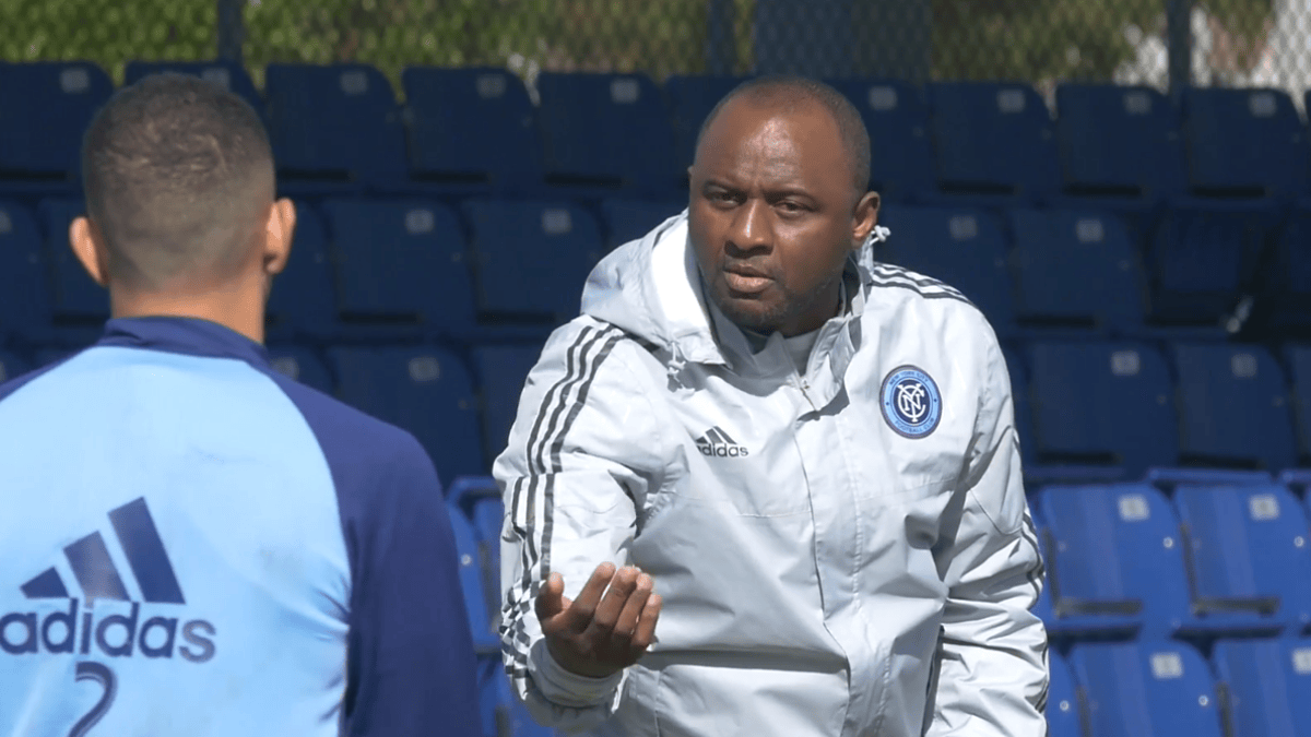 Campeão mundial pela França, Patrick Vieira acerta para ser treinador de seleção da Copa do Mundo 2026