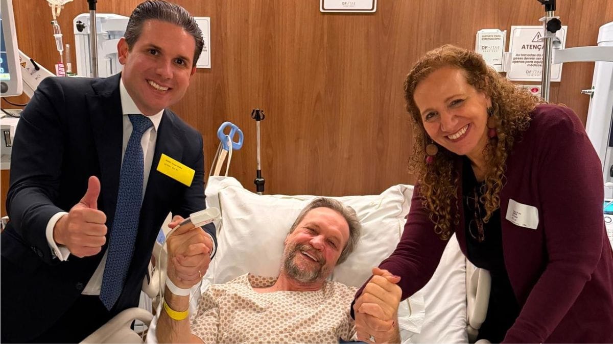 Pedro Uzcai publica foto no hospital após AVC