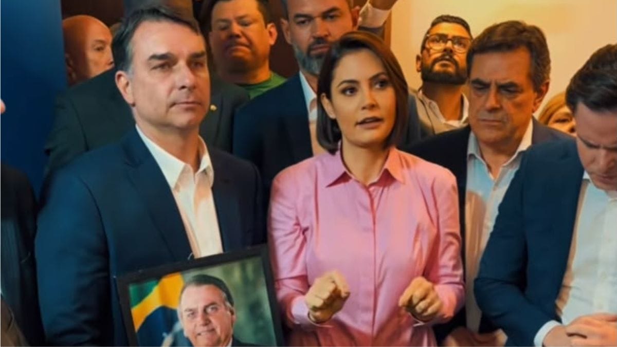 Michelle e Flávio aparecem juntos