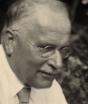 Frase do dia da Psicologia: ‘Nada influencia mais a vida de uma criança do que a vida não vivida dos pais’ – a reflexão de Carl Jung sobre herança emocional