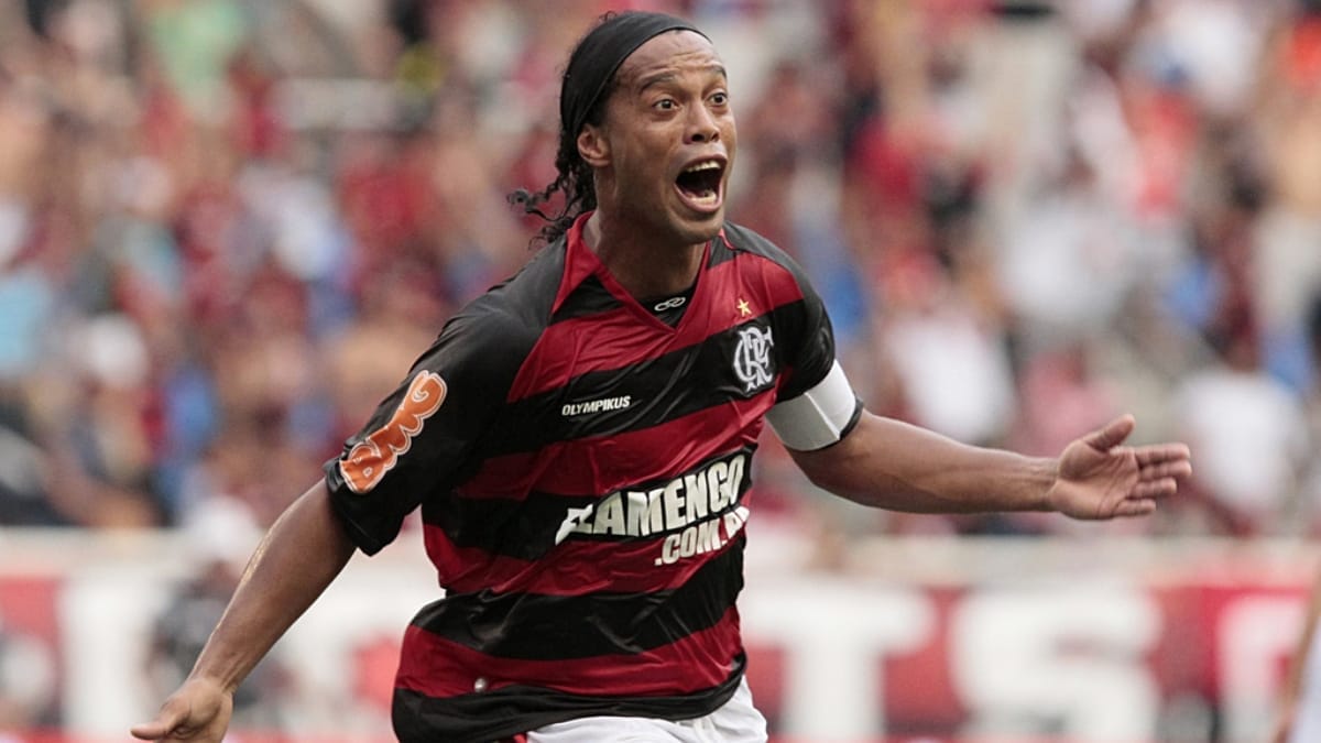 Ronaldinho Gaúcho entra na disputa para salvar clube europeu em crise financeira