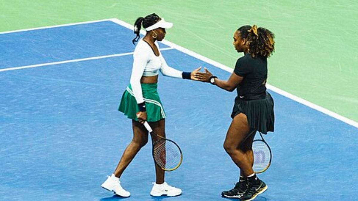 Irmãs Serena e Venus Williams voltam a jogar juntas após quatro anos