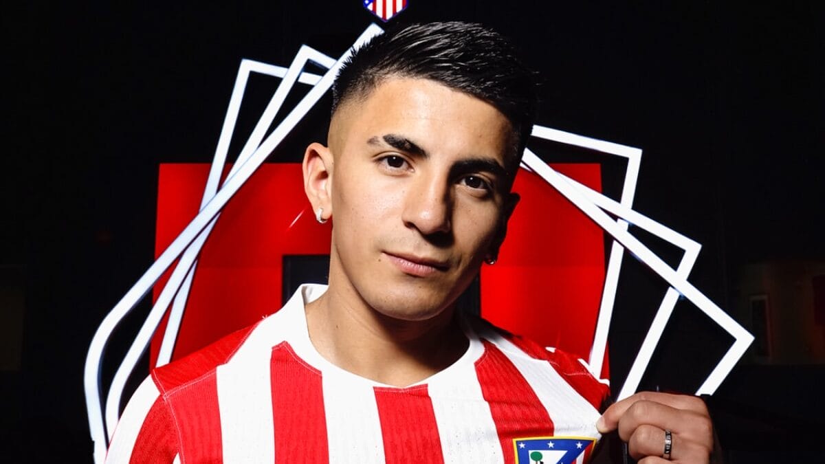 Empresário de Thiago Almada nega acerto com o River Plate e jogador ainda não decidiu sobre ida ao Flamengo