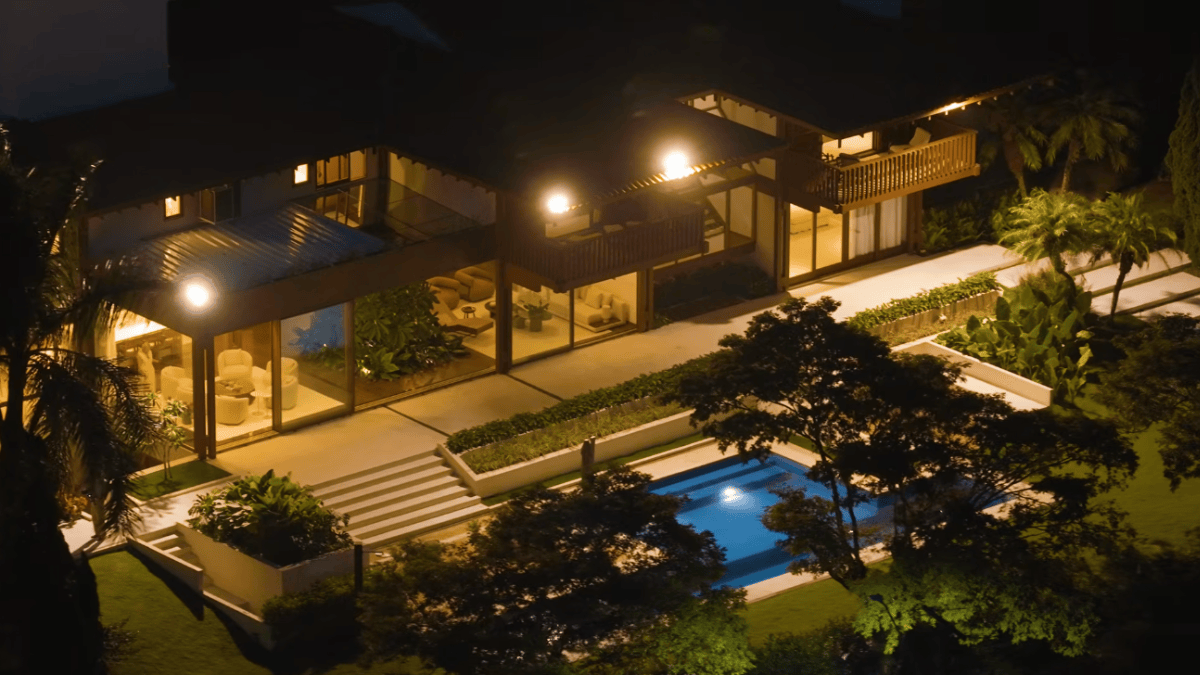 Casa na vista noturna.