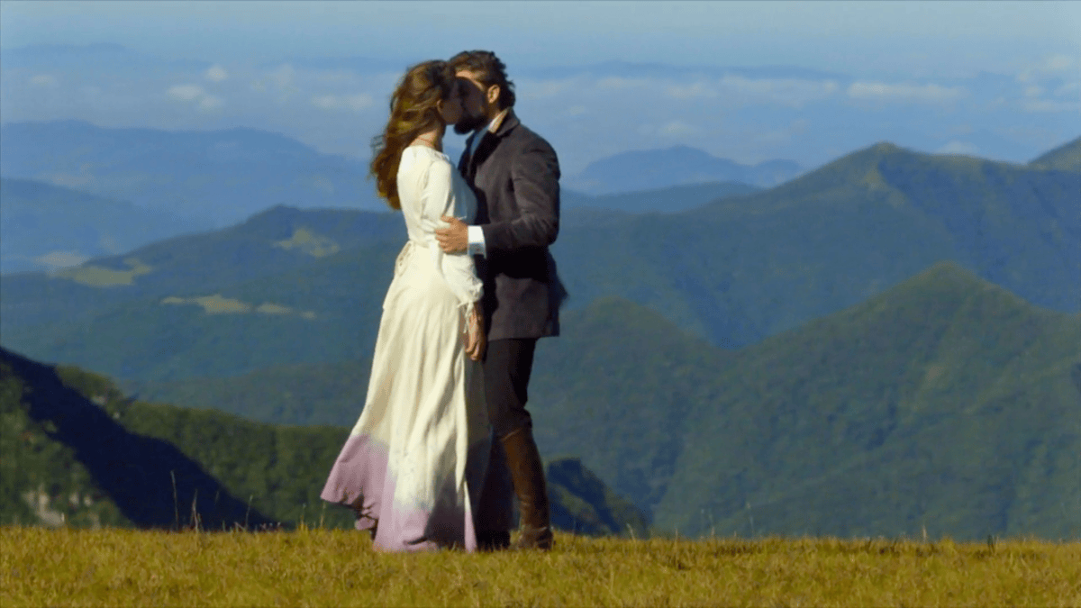 Alinne Moraes é Lívia e Rafael Cardoso é Felipe em novela da Edição Especial da TV Globo