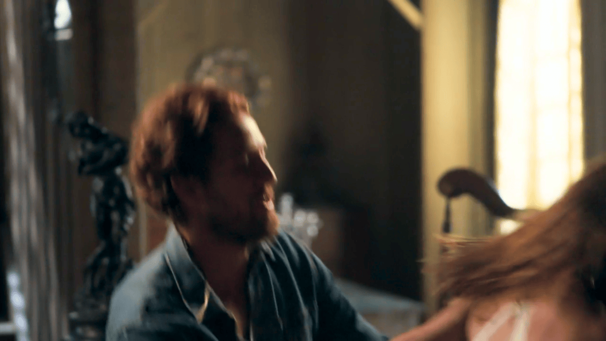 Felipe (Rafael Cardoso) e Lívia (Alinne Moraes) em cena de Além do Tempo