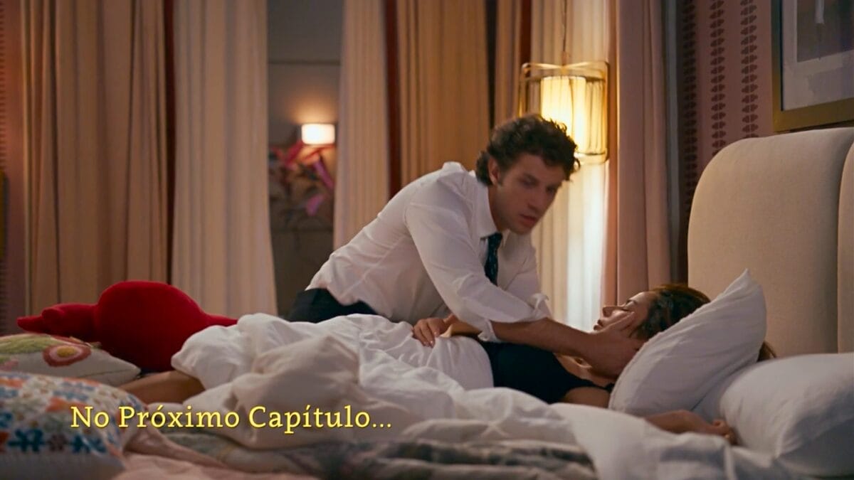 Chay Suede em cena da novela das nove da TV Globo
