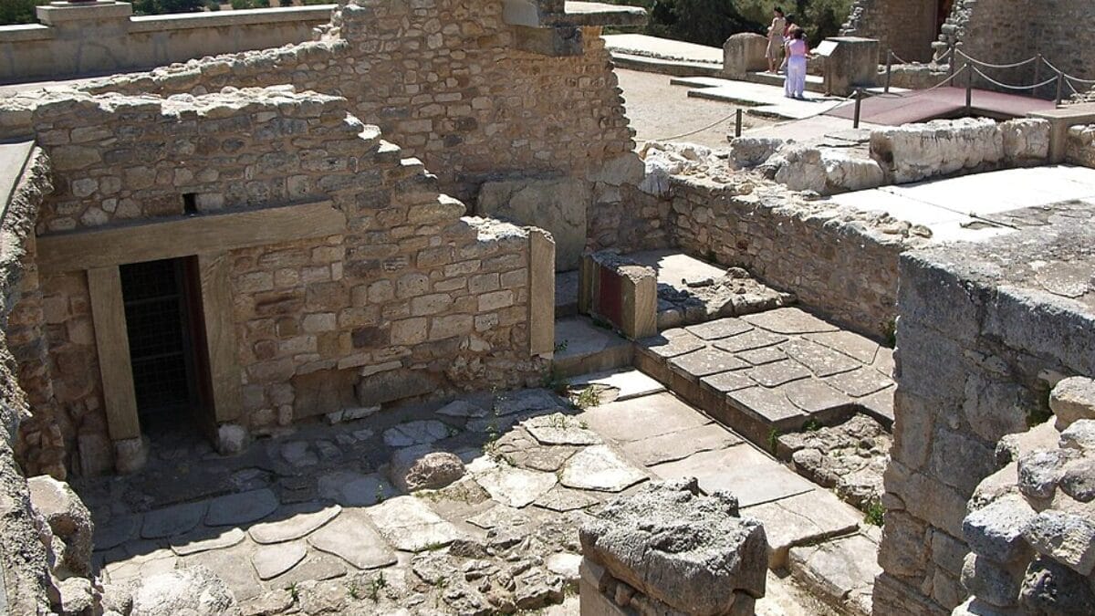 Cnossos foi um dos maiores centros de Creta e ocupava uma posição estratégica nas rotas comerciais do Mar Egeu (Foto: Rémih / Wikimedia Commons)