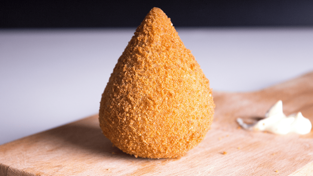 Coxinha foi um dos alimentos furtados nos casos analisados pela Justiça (Foto: Banco de Imagens)