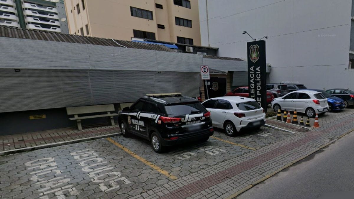 Funcionário público de Itapema é morto dentro da própria casa e filho vai preso