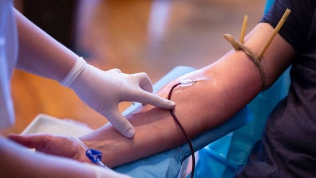 Governo derruba restrições e autoriza pessoas com doenças autoimunes a doarem sangue