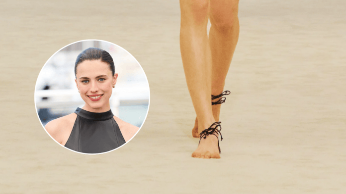 A Chanel quer que você saia praticamente descalça em 2027: nova “sandália” não tem sola e já chegou ao tapete vermelho
