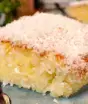 Sem farinha de trigo e sem leite: bolo toalha felpuda fica leve e molhadinho com amido de milho e leite de coco