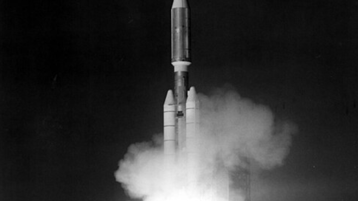Poucos dias depois, em 5 de setembro de 1977, a Voyager 1 completou a dupla e partiu em uma rota mais rápida, embora o número sugira o contrário (Foto: NASA / Wikimedia Commons)