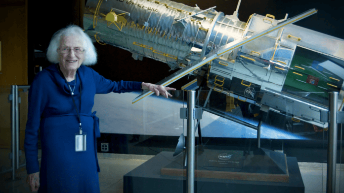 Nancy Grace Roman morreu em 2018, mas seu nome agora viaja rumo ao ponto L2 a bordo do novo observatório da NASA (Foto: NASA)