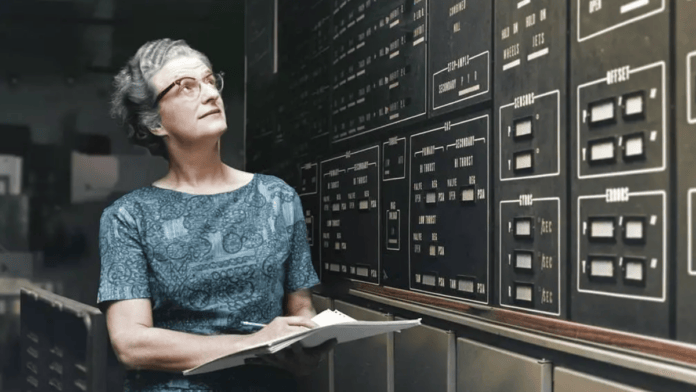 Antes do Hubble existir, Nancy Grace Roman já defendia uma astronomia feita além da atmosfera. Na NASA, ela ajudou a transformar essa possibilidade em um programa científico real (Foto: NASA)