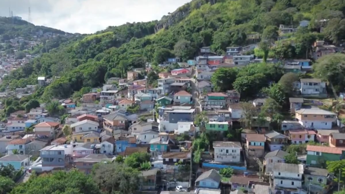 Ocupações irregulares em Florianópolis: mais de mil casas estão em áreas de risco e lotes ilegais “dominam” bairros