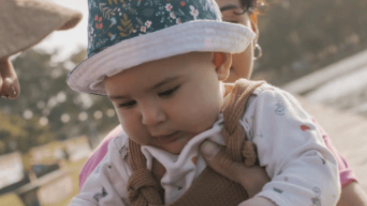 Aurora, filha do casal (Foto: Reprodução / Instagram / @kombisinrumbo)