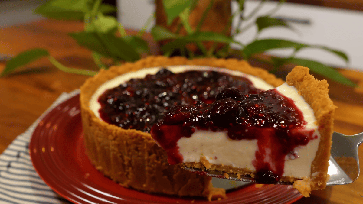 “Torta ridícula”: sobremesa cremosa faz sucesso de tão fácil que é