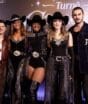 Famosos e elenco nos bastidores do show da novela Coração Acelerado