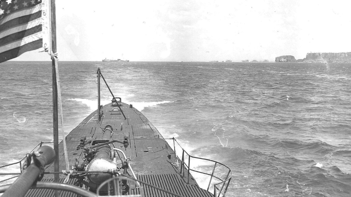 O Trigger deixou Guam em 11 de março de 1945, sob o comando de David Connole, rumo à região das ilhas Nansei Shoto (Foto: Bob Adams / NavSource, cortesia de Rick Connole)