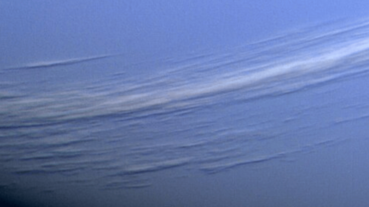 Isso é especialmente intrigante, pois ventos extremos estão associados a variações de temperatura, mas Netuno é um dos planetas mais frios e distantes do Sol do Sistema Solar (Foto: NASA/JPL / Wikimedia Commons)