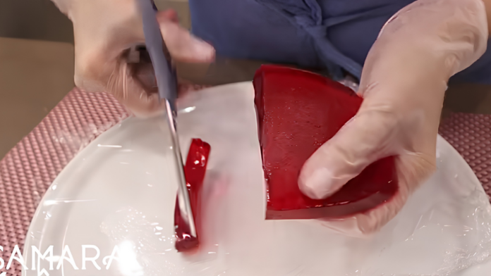 Misture gelatina, água e açúcar para fazer bala de goma caseira facilmente e nunca mais compre o doce no supermercado: receita tem truque para ficar com a textura certa