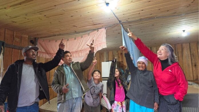 Aos 106 anos, indígena comemora chegada da energia elétrica à aldeia onde vive em Blumenau