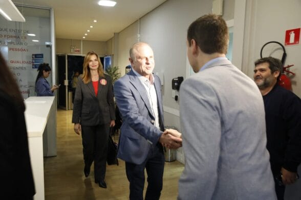 Candidatos ao governo de SC participam de debate da NSC TV