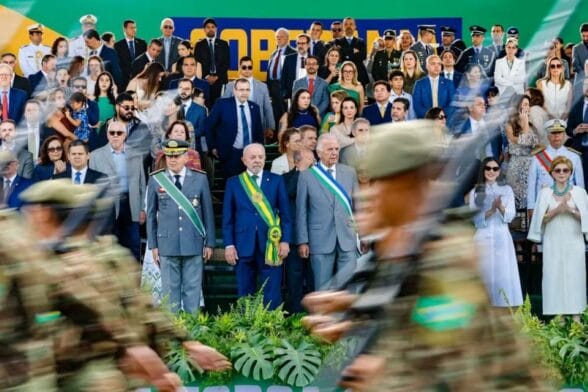 Cerimônia reuniu Lula, presidentes do Congresso e do STF, mas teve ausência de dois ministros da Corte (Foto:Ricardo Stuckert,Divulgação)