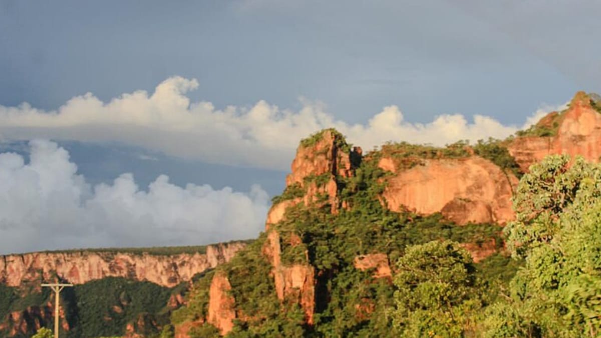 O Parque Nacional da Chapada dos Guimarães protege cerca de 33 mil hectares de áreas naturais entre Mato Grosso e Cuiabá (Foto: Paixao 677/ Wikimedia Commons)